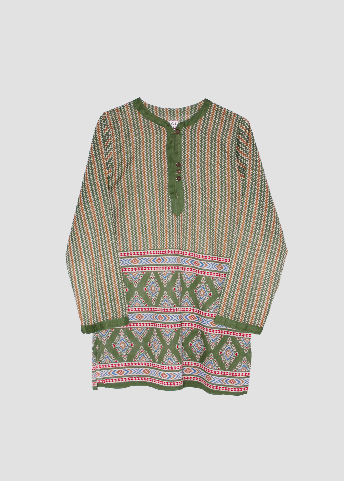 Copricostume leggero da donna in voile verde, modello Margherita di IGI AMA, realizzato in 100% voile, taglia unica, prodotto in India, perfetto come copricostume da mare per l’estate e le vacanze.
