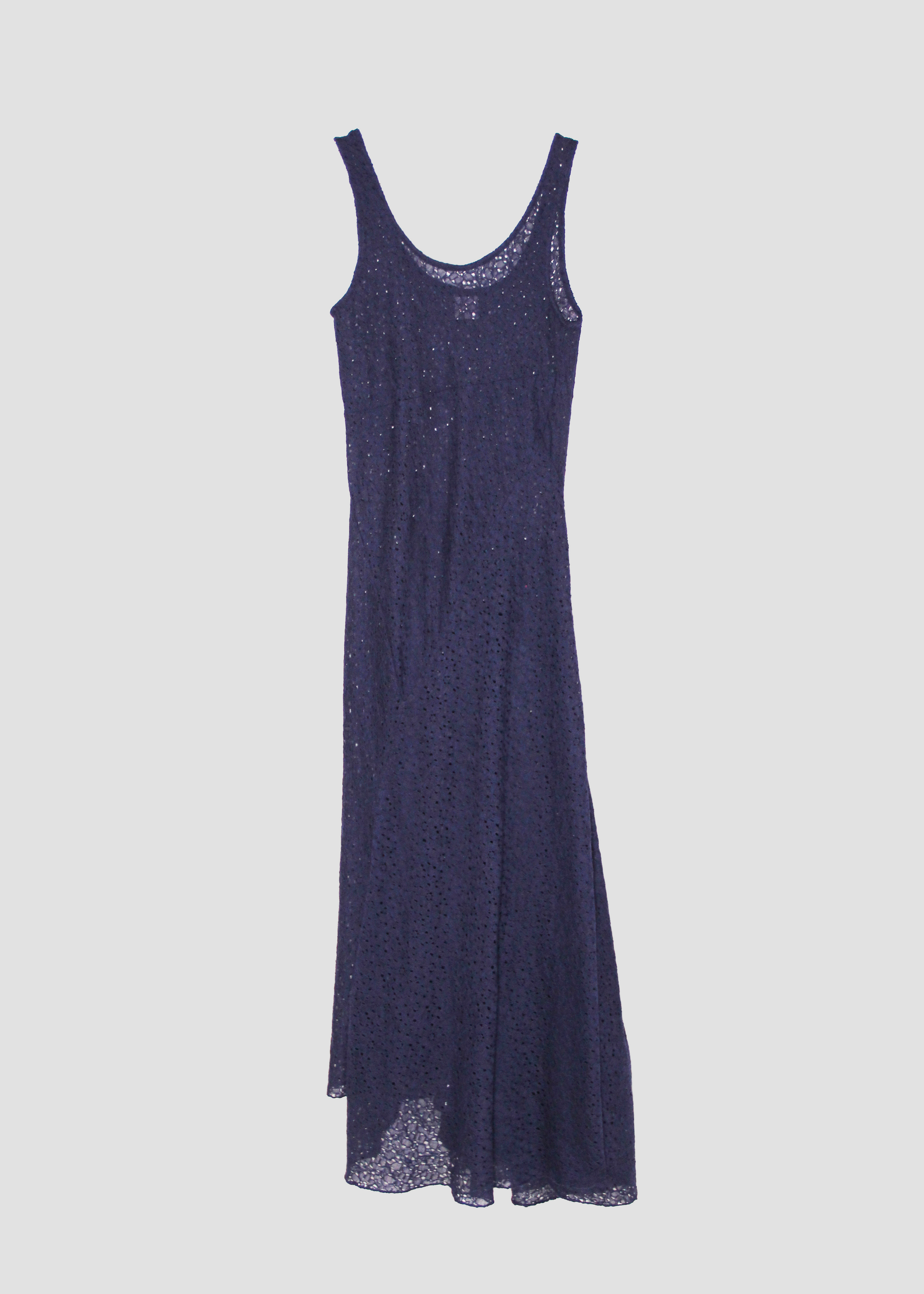 Vestito lungo estivo da donna in pizzo blu, modello Alba Dress di IGI AMA, realizzato in 100% pizzo leggermente elastico, semi trasparente, con vestibilità comoda per taglie 36, 38 e S, prodotto in India, ideale per look estivi e outfit leggeri.