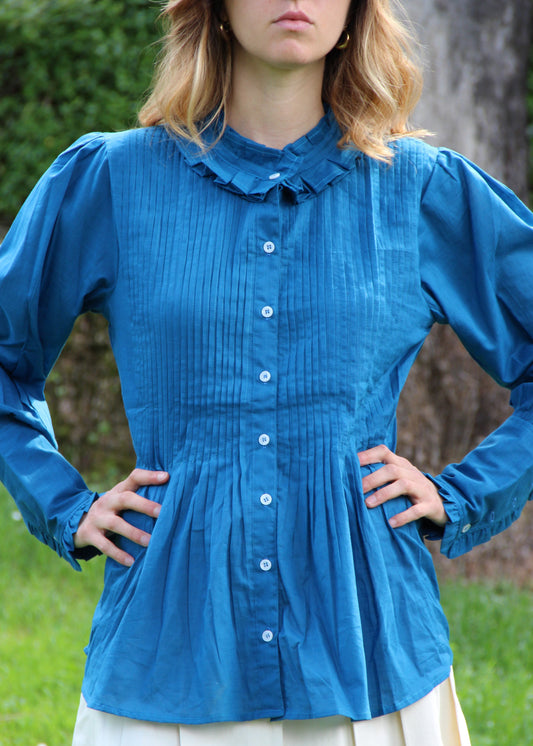 Camicia Amber estiva da donna in cotone bianco, IGI AMA, 100% cotone leggero, chiusura con bottoni, maniche lunghe, pinces sul fronte, taglia unica, made in India.