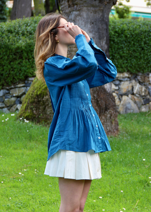 Camicia Amber estiva da donna in cotone bianco, IGI AMA, 100% cotone leggero, chiusura con bottoni, maniche lunghe, pinces sul fronte, taglia unica, made in India.