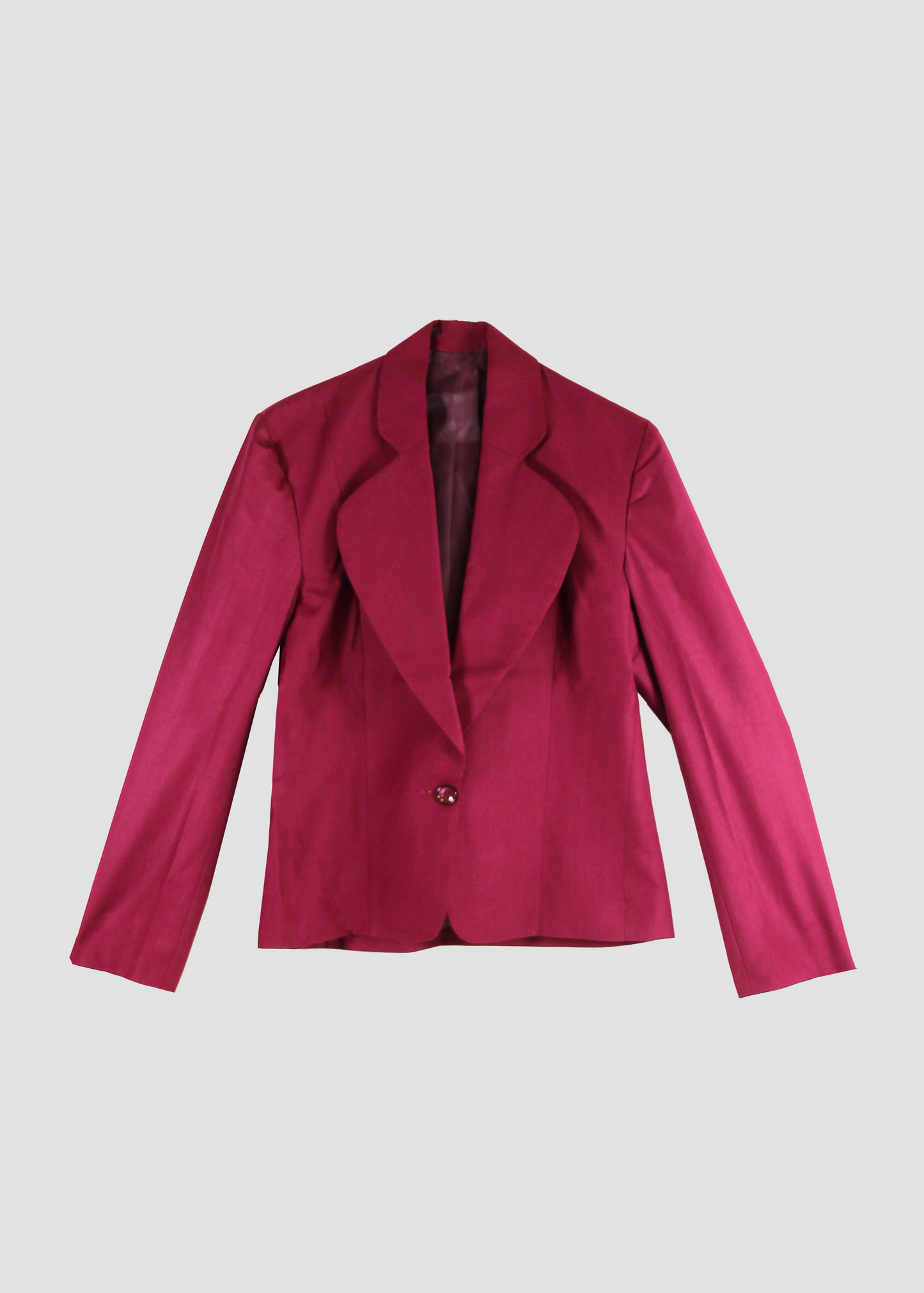 IGI AMA Funky Casual Suit – Completo magenta in viscosa con giacca a vita aderente e spalle strutturate e pantaloni a vestibilità regolare. Taglia unica Small, prodotto artigianalmente in India. Lavabile a 30°C e stirabile a bassa temperatura.