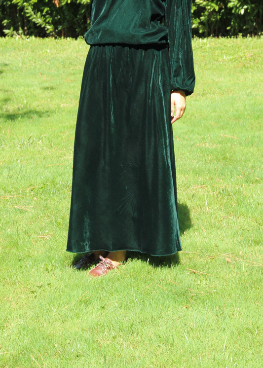 IGI AMA Bohémien Skirt – Gonna verde in 100% velluto, lunga fino alla caviglia con elastico in vita per una vestibilità comoda. Taglia unica, prodotta in India. Lavabile in lavatrice a 30°C e stirabile al rovescio a bassa temperatura.