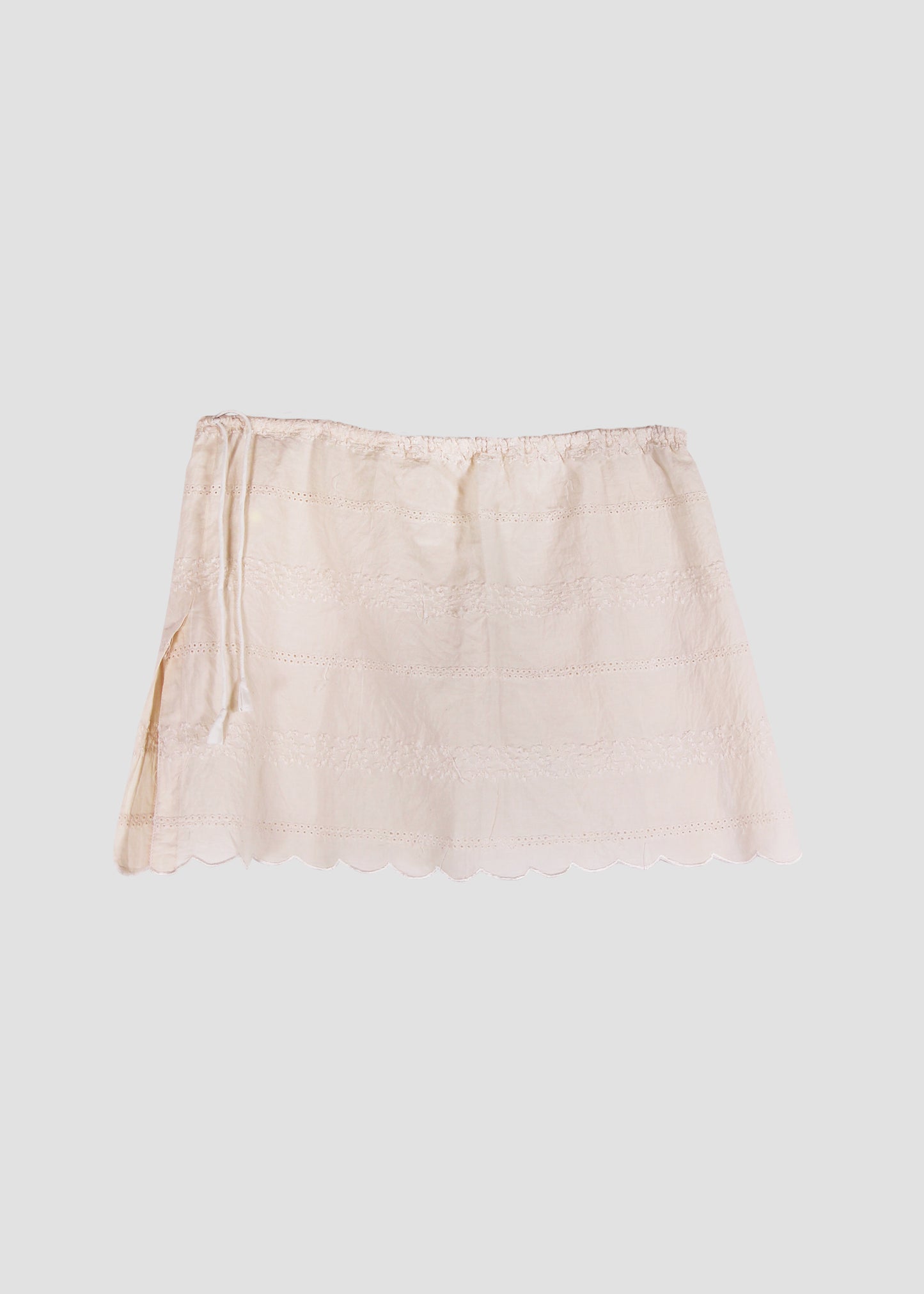 Gonna corta copricostume donna Eolie Short Pareo white in tessuto San Gallo di cotone bianco con elastico regolabile, stile boho chic estivo, taglia S/M.