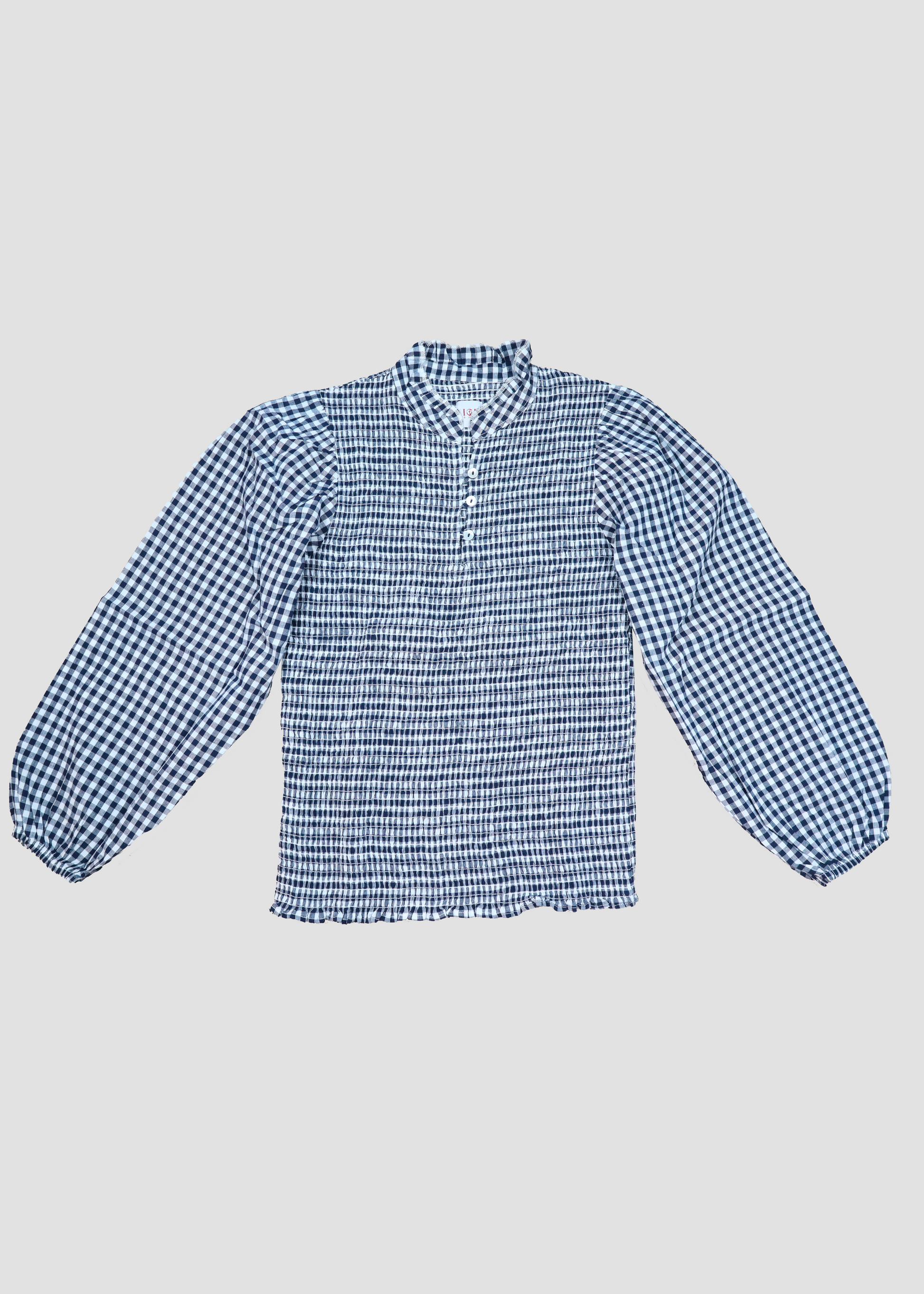 IGI AMA Kerala Shirt – Camicetta in 100% cotone disponibile a quadretti blu o a righe azzurro e rosso, con maniche lunghe leggermente a sbuffo, busto abbottonato e dettaglio elasticizzato. Parte della nuova collezione autunno/inverno, taglia unica. Prodotta in India, lavabile a 30°C e stirabile a bassa temperatura.