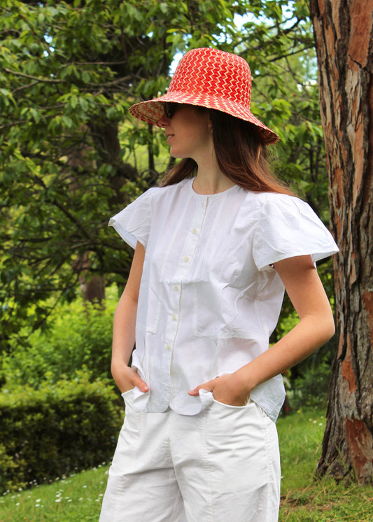Camicetta Vela estiva da donna in cotone bianco, IGI AMA, 100% cotone leggero, chiusura con bottoni, maniche a sbuffo, taglia unica, made in India, perfetta per un outfit casual e look vacanza.