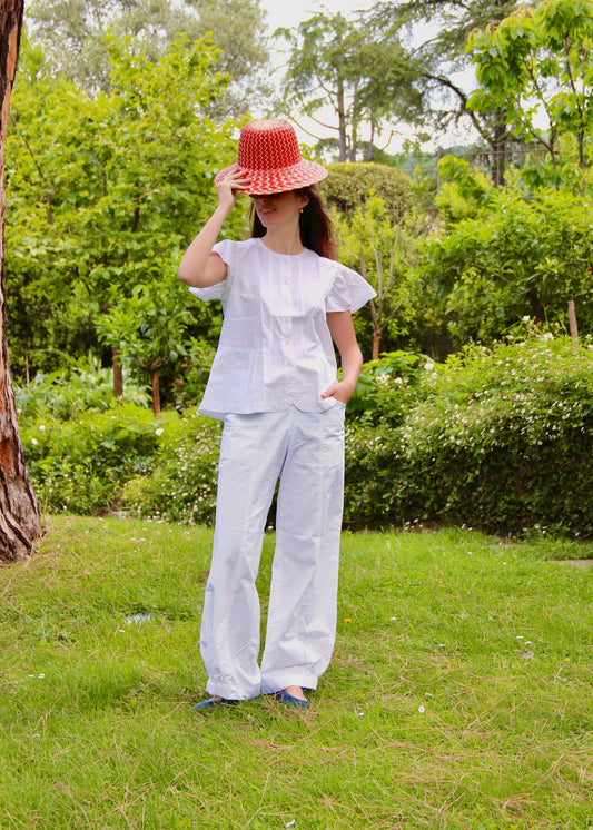 Camicetta Vela estiva da donna in cotone bianco, IGI AMA, 100% cotone leggero, chiusura con bottoni, maniche a sbuffo, taglia unica, made in India, perfetta per un outfit casual e look vacanza.
