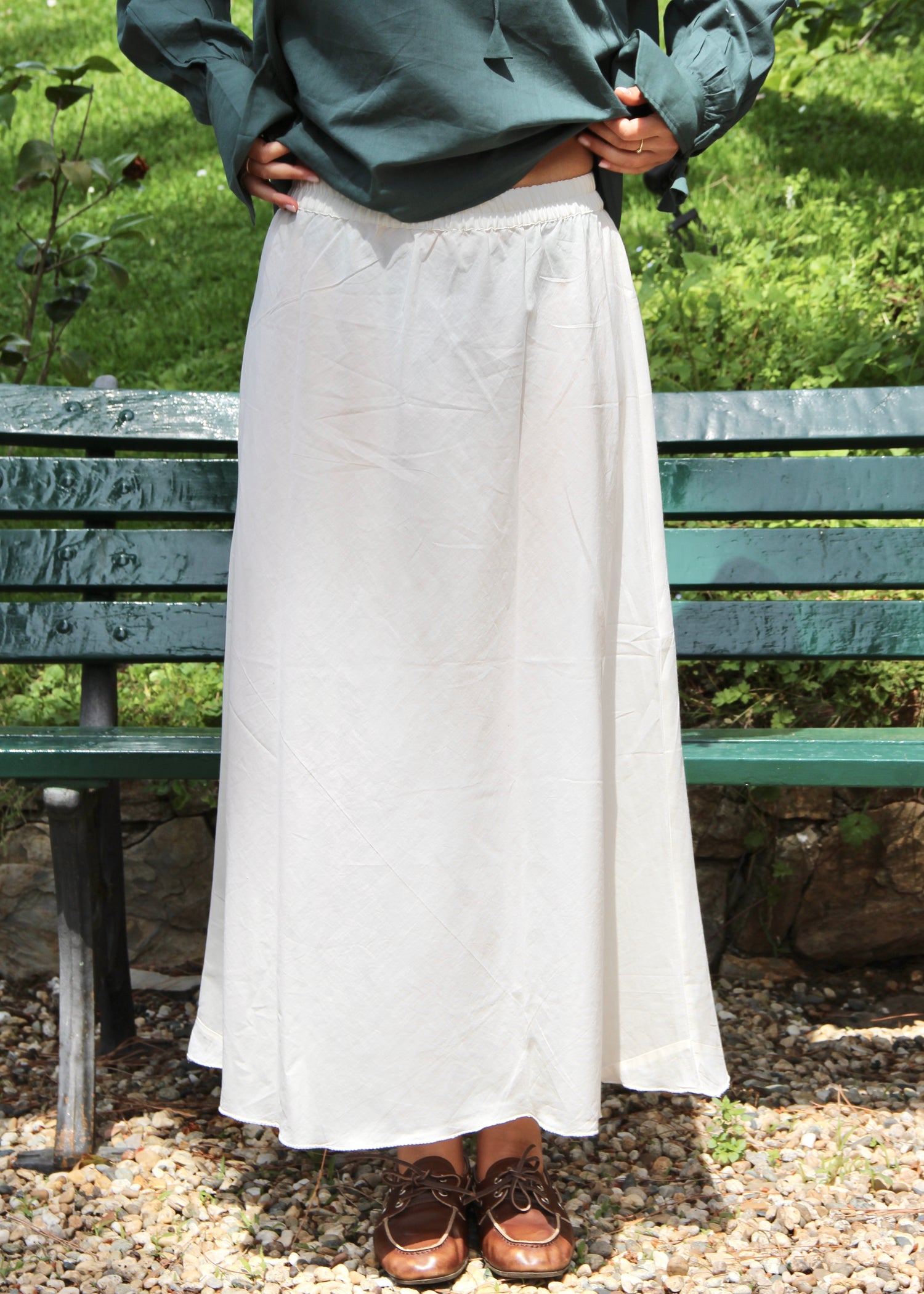 Gonna donna Vulcano Skirt white in 100% cotone con design lungo bianco e vita elasticizzata, stile boho chic estivo e versatile, taglia S/M.
