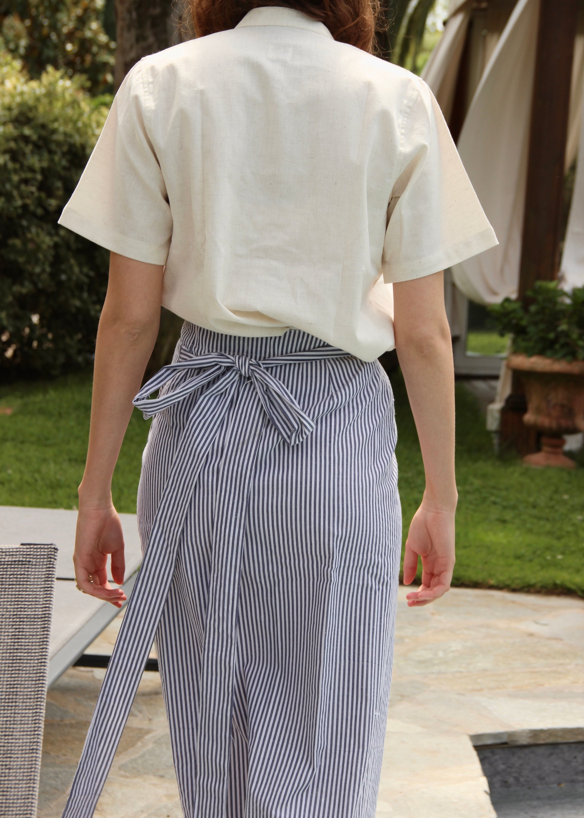 Pareo donna Island Pareo blue stripes in 100% cotone con fantasia a righe blu e chiusura a portafoglio, stile boho chic estivo e leggero, taglia unica.